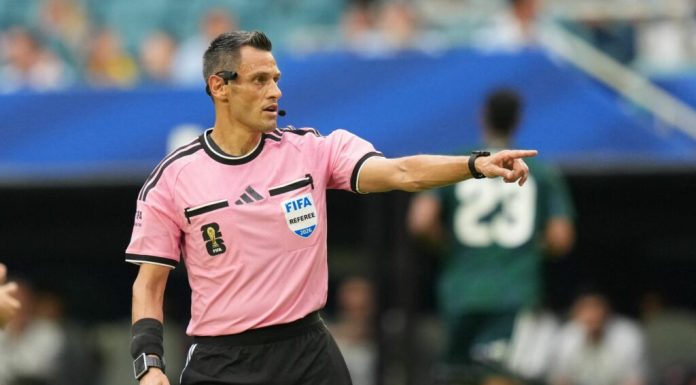 Rozul aprins, culoarea neoficială a Cupei Mondiale