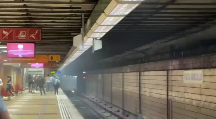 Incendiu la metrou, două stații s-au umplut de fum. Imagini de la fața locului