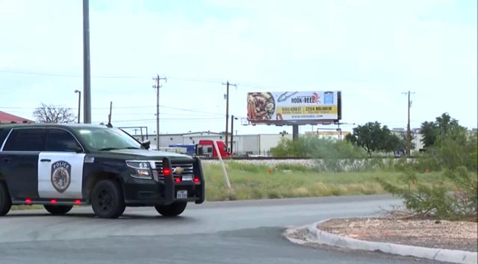 Atac armat în Texas, în circumstanţe încă neclare: 11 persoane împuşcate, cel puţin una ucisă. Suspectul este mort