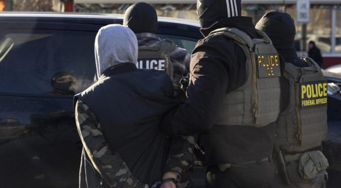 Un judecător federal blochează politica administraţiei Trump de a efectua arestări în instanţele de imigrare din întreaga ţară
