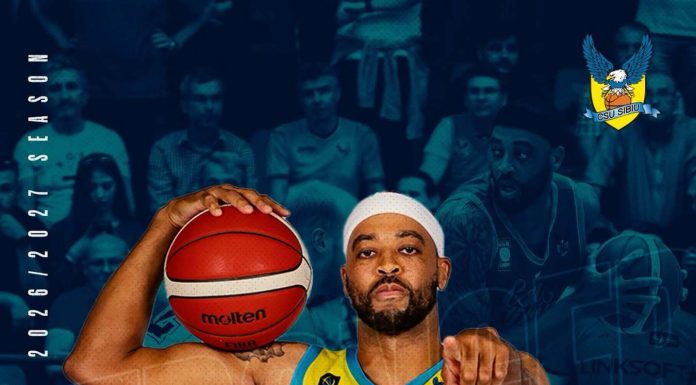 Baschet masculin: La aproape 41 de ani, jucătorul Monyea Pratt şi-a prelungit contractul cu CSU Sibiu