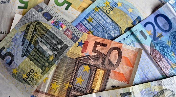Economia Uniunii Europene a scăzut ușor în primul trimestru – date revizuite