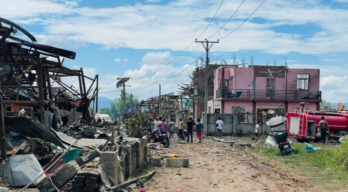 Cel puţin 55 de morţi şi zeci de răniţi în urma unei explozii devastatoare într-un depozit din Myanmar – VIDEO