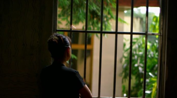 Femeile care dispar în închisorile din Myanmar. Mărturii despre tortură, umilințe și abuzuri sexuale sub regimul militar
