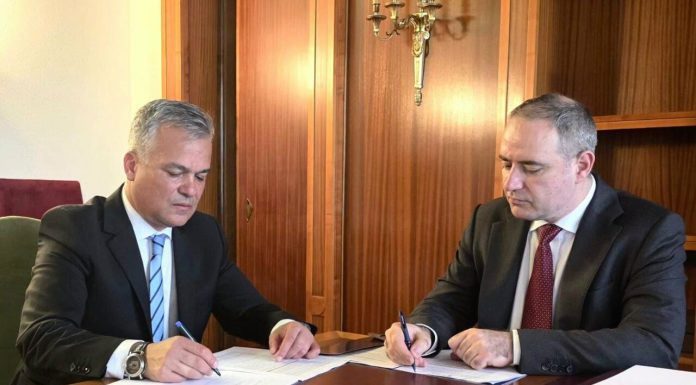 Adrian Veştea îl reconfirmă pe Alexandru Nazare în funcţia de ministru de Finanţe şi dă ca sigur votul de învestitură din parlament