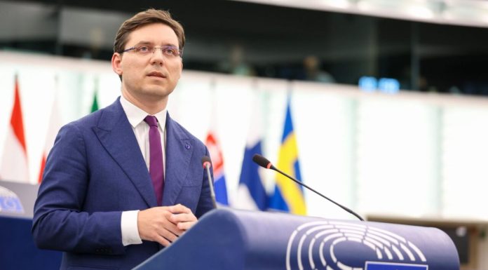 Romanian Digital Day 2026. Victor Negrescu: „România și Europa trebuie să treacă de la consumul de tehnologie la crearea tehnologiilor viitorului. Dacă țara noastră ratează revoluția tehnologică generată de AI riscăm să devenim irelevanți economic”