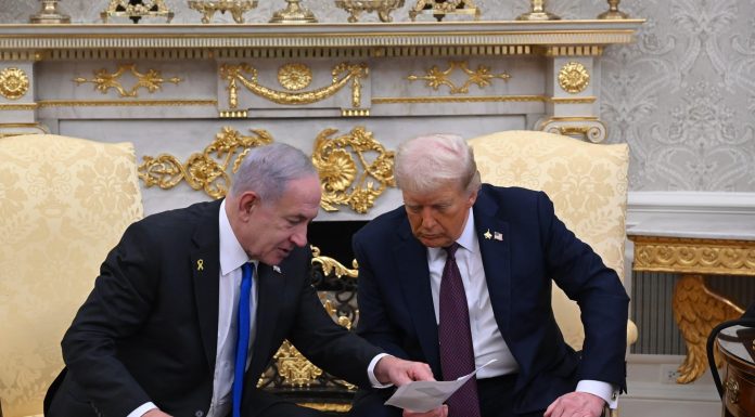 Sfidându-l pe Trump printr-un scurt schimb de tiruri cu Iranul, Israelul a încercat să-şi sporească influenţa asupra negocierilor de pace. Trump l-a avertizat însă pe Netanyahu că noi atacuri l-ar putea izola în conflictul cu Iranul – presă