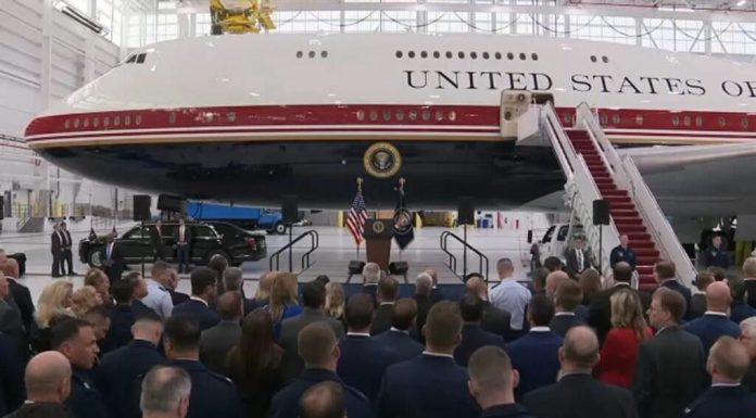 „Cel mai luxos avion din lume”. Trump a prezentat noul Air Force One, un Boeing 747, primit cadou de la Qatar