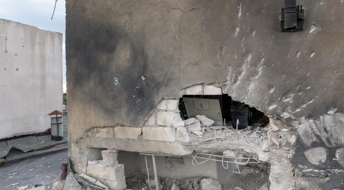 Reportaj BBC din blocul lovit de drona rusească la Galaţi. „Nimeni nu se mai simte în siguranţă". GALERIE FOTO