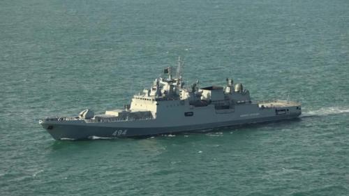 „A fost ireal”: O navă de război rusă a tras focuri de avertisment spre iahtul unor pensionari britanici în Canalul Mânecii