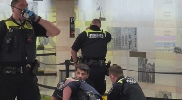 Cinci persoane, rănite într-un atac cu cuţitul în Penn Station din New York. Incidentul, cu o zi înaintea meciului din finala NBA la care va asista Trump şi cu câteva zile înainte de Cupa Mondială