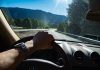 Mergi cu mașina prin Europa? În unele țări va trebui să obții un autocolant ecologic pentru vehiculul tău. Ce reprezintă