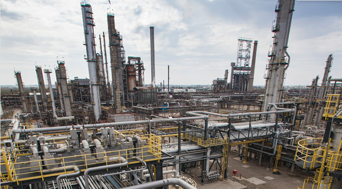 OMV Petrom a vândut în avans unei alte firme din grupul-mamă austriac biocarburanți de sute de milioane de euro din producția viitoarei sale fabrici de profil de la Petrobrazi