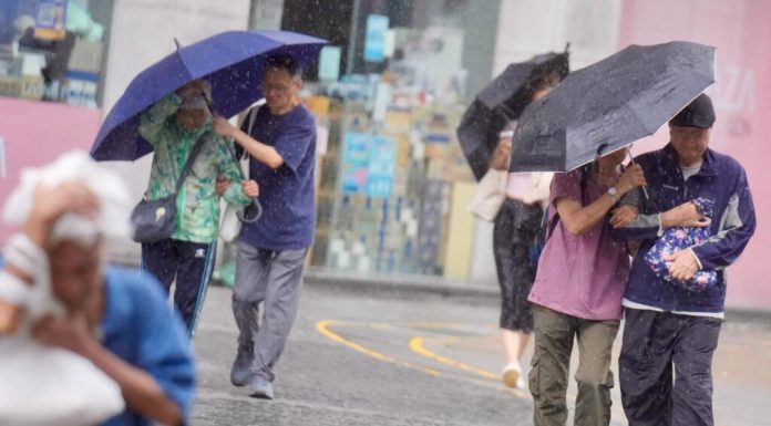 Hong Kong paralizat de ploi extreme. Autoritățile au emis cel mai grav nivel de alertă