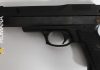 Un bărbat de 36 de ani, prins cu un pistol pe străzile Ploieștiului