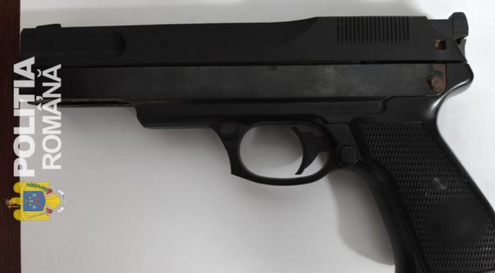 Un bărbat de 36 de ani, prins cu un pistol pe străzile Ploieștiului
