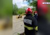 Un bărbat a fost salvat cu elicopterul din mijlocul viiturii, în Dâmbovița. S-a urcat pe excavator ca să nu îl ia apele