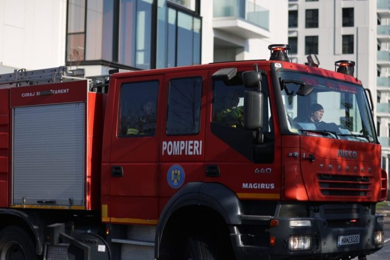 Incendiu la o pensiune din Costinești. Pompierii intervin - Nexta.ro