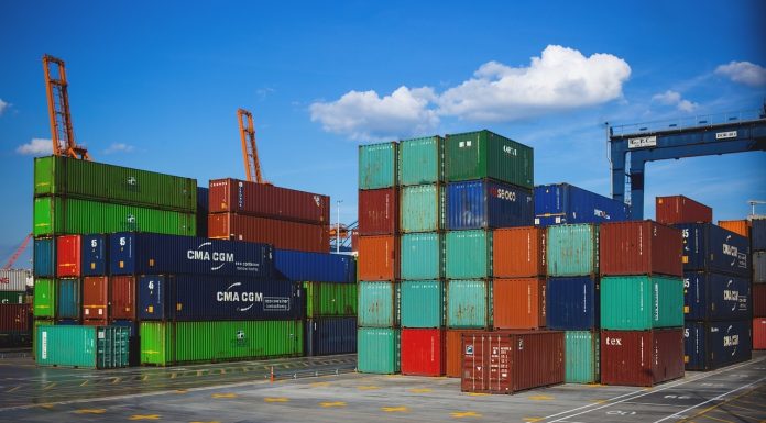 Deficitul balanței comerciale, în scădere cu 7% în primele patru luni Mașinile și echipamentele de transport, pe primul loc în comerțul internațional cu bunuri