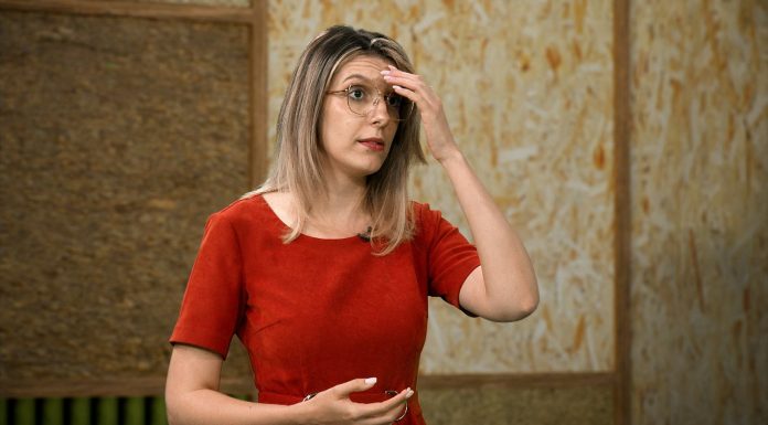 Diana Buzoianu anunță controale dure pe litoral după „dezmățul” cu șezlonguri de anul trecut. Ce a găsit îngropat pe plajă