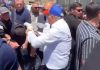 Premierul Armeniei, protagonistul unui moment stânjenitor la un miting electoral: porumbelul păcii pe care l-a eliberat a refuzat să zboare