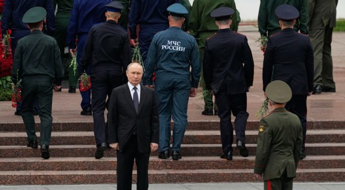 Izolarea lui Putin. Liderul de la Kremlin, prins între „șoimii” pro-război, elitele Rusiei și propagandiști. „O presiune puternică”