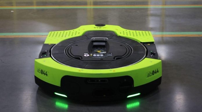 Amazon a creat un nou robot pentru depozitele companiei