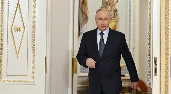 Putin spune că nu vede în prezent niciun motiv pentru a se întâlni cu Zelenski