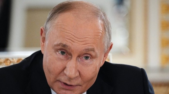 Putin, în timp ce bombardează Kievul: „Suntem pregătiți și dispuși să ajungem la un acord cu Ucraina prin mijloace pașnice”