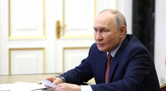 Putin l-a felicitat pe Trump la împlinirea a 80 de ani. Președintele SUA s-a arătat ”gata să ajute” la încheierea conflictului din Ucraina