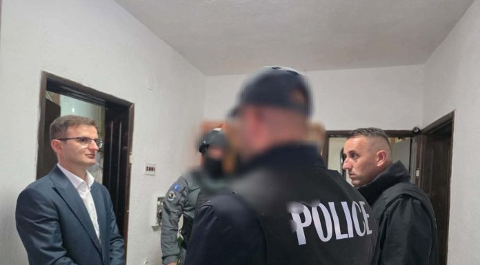Cinci sârbi au fost arestaţi în Kosovo în cadrul unei anchete privind crime de război comise în 1999