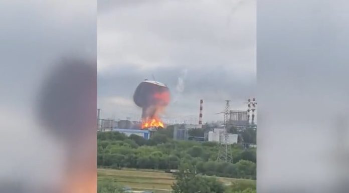 Ucraina loveşte o rafinărie importantă de petrol din Moscova pentru a doua oară într-o săptămână