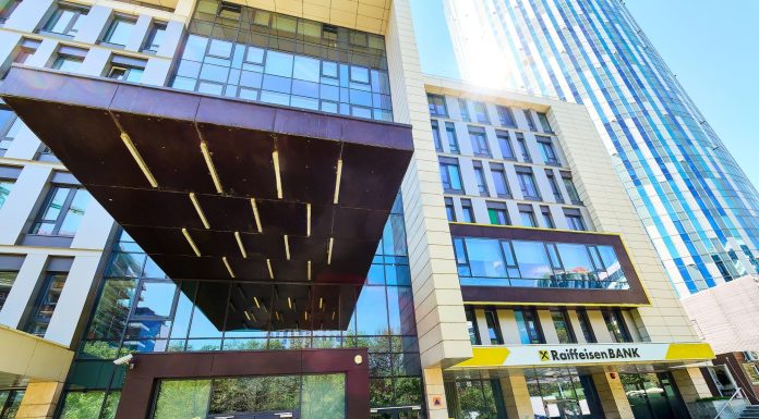 Raiffeisen Bank, reacție după amenda ROBOR: Nicio dovadă privind existența unei înțelegeri între bănci! Singurul aspect indicat vizează transparența acestor cotații, caracteristică intrinsecă a sistemului de fixing, nu o opțiune a băncilor