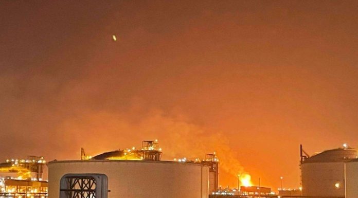 Cel puţin 54 de răniţi şi 18 dispăruţi în Qatar, în urma unei explozii ”de origine internă”, într-un ”incident tehnic” la Ras Laffan. QatarEnergy anunţă că explozia a avut loc la repornirea operaţiunilor, oprite în martie, în urma unor atacuri iraniene cu