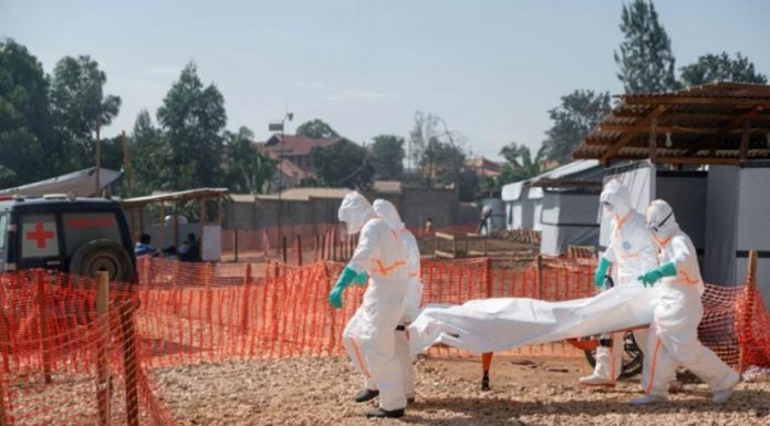 Bilanţul epidemiei de ebola depăşeşte pragul 200 de morţi, la o lună de la declararea epidemiei în nord-estul Republicii Democratice Congo. 19 cazuri, inclusiv două mortale, confirmate în Uganda. ONG-uri îngrijorate de deficienţe grave în organizarea ripo