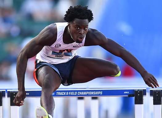 Record din 2012 doborât: Ja'Kobe Tharp a stabilit un record mondial la proba de 110 m garduri la o competiţie universitară – VIDEO