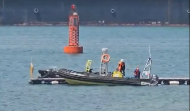 Remorcherul care s-a scufundat în largul Portului Midia, scos de pe fundul mării. Trupurile a trei marinari sunt în epavă