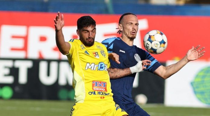 Corvinul Hunedoara, nou-promovată în Superliga, îl transferă pe atacantul peruan Renato Espinosa
