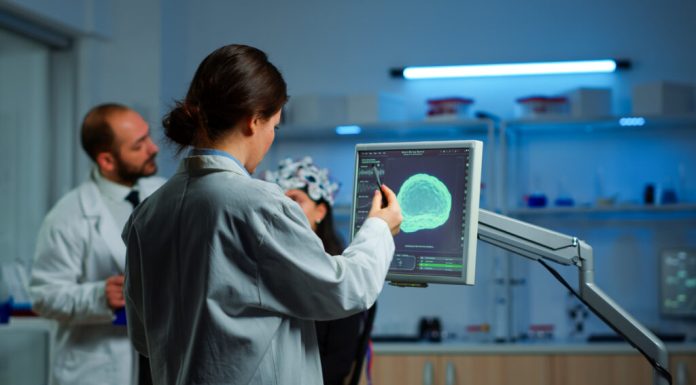 China bate SUA. A lansat primul cip cerebral comercial