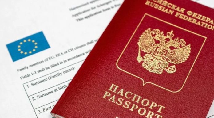 Unsprezece ţări europene, inclusiv nouă state membre UE, cer Comisiei Europene să înăsprească condiţiile de intrare a turiştilor ruşi în UE. Ele cer interzicerea militarilor şi veteranilor ruşi
