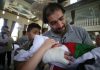Organizaţia israeliană de apărarea drepturilor omului B'Tselem difuzează o înregistrare video care contrazice versiunea armatei israeliene privind uciderea unui bebeluş palestinian, Sam Fahd Abu Haikal, la vârsta de şapte luni, la Hebron, în Cisiordania o