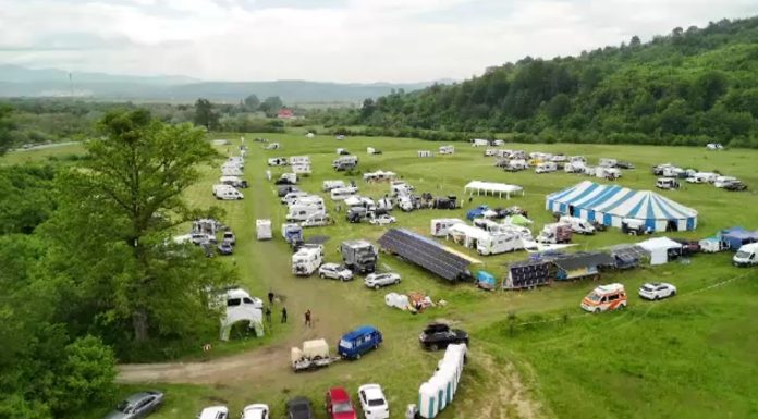 Turismul cu autorulota câștigă teren: numărul campingurilor autorizate se apropie de 200 în România