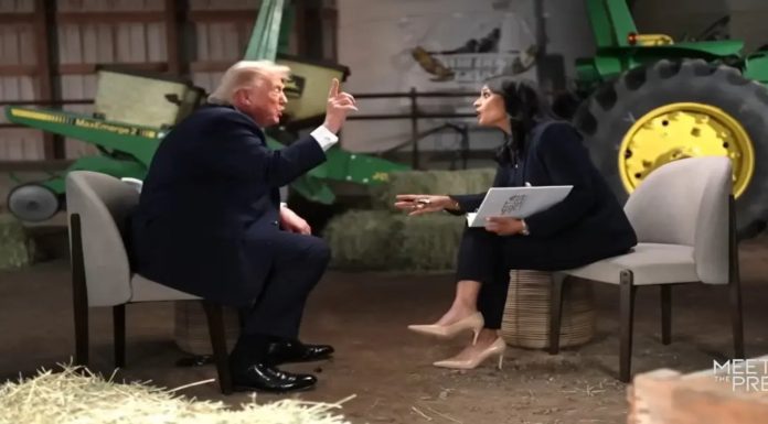 Trump s-a ridicat furios și a plecat vizibil agitat în timpul unui interviu. Întrebarea care l-a scos din minți | VIDEO