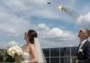 Momentul în care o dronă Shahed explodează deasupra unui cuplu care făcea pozele de nuntă, în Ucraina. VIDEO
