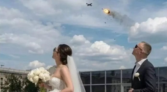 Momentul în care o dronă Shahed explodează deasupra unui cuplu care făcea pozele de nuntă, în Ucraina. VIDEO