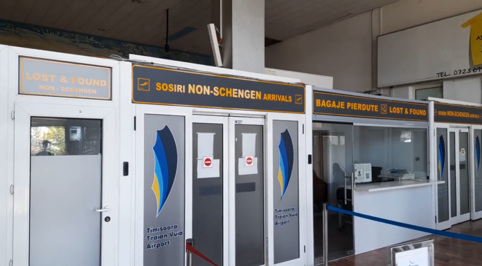 VIDEO Scandal pe Aeroportul Timișoara. Pasageri au forțat intrarea în țară, vameșii oprind temporar controalele