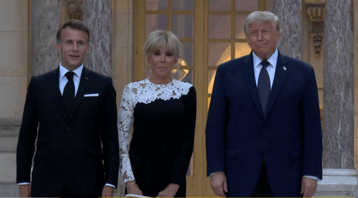 Trump și Macron, la o cină „regală” la Palatul Versailles. Președintele SUA a semnat o copie a acordului de pace cu Iran, marcând finalul războiului