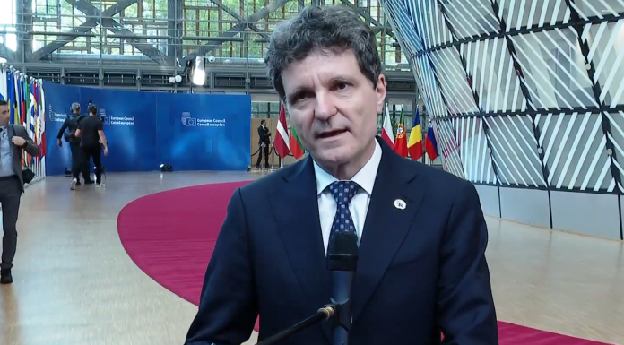 Nicuşor Dan: La Consiliul European de vară de la Bruxelles, discutăm progrese concrete privind consolidarea capacităţii de apărare a Uniunii Europene, cu o atenţie specială acordată Flancului Estic şi operaţionalizării proiectului ”Eastern Flank Watch” –