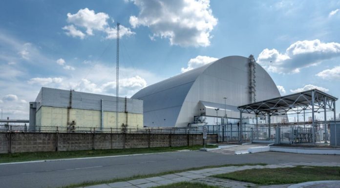 Scutul de protecție de la Cernobîl, avariat în război, intră în reparații
