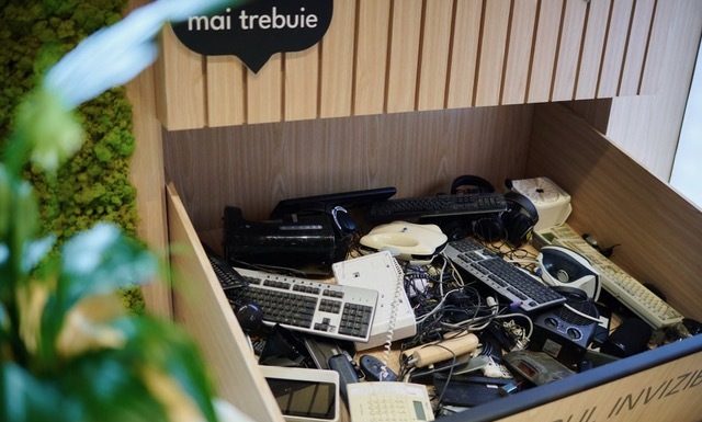 Volumul total de deşeuri electrice şi electronice din Europa va ajunge, până în 2050, la 19 milioane de tone, aproape dublu faţă de acum. România marchează Ziua Depăşirii cu sertarele pline de materii prime critice
